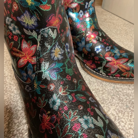 Roper Black Floral Embroidered Cowgirl Boots - Size 9.5 - Picture 13 of 16